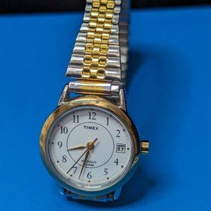 Timex Indiglo Vintage Date and Time Wristwatch Stretchable Band Medium wrist Int